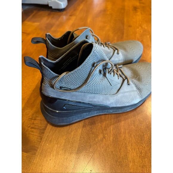 Men’s clarks X Land Rover collection gortex hiking boots size 10 main image 5